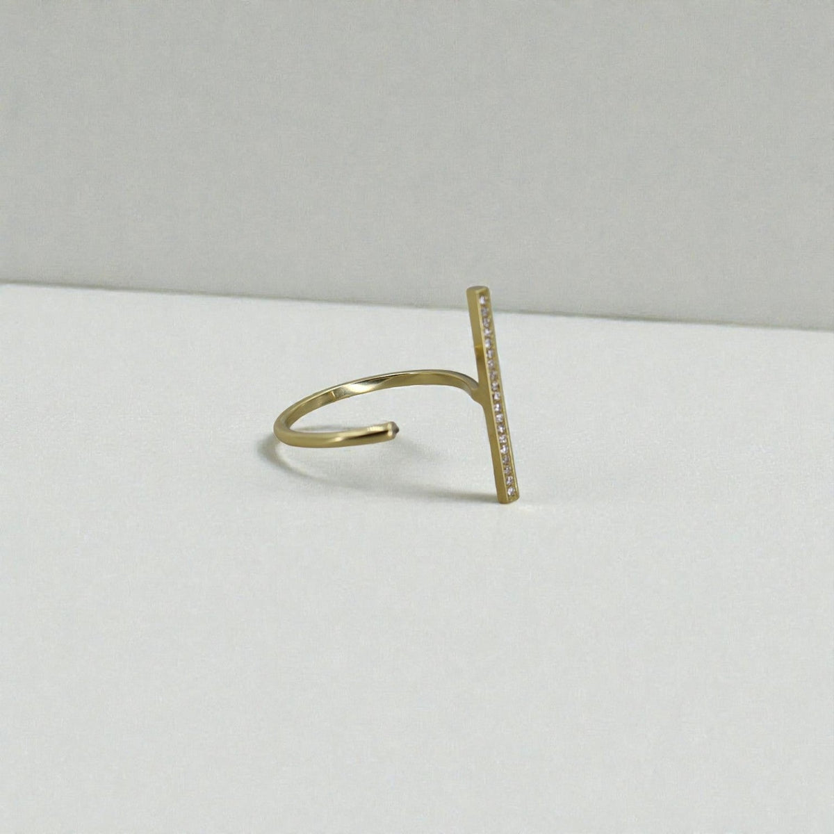 18k Gold Open Space Line Diamond Ring - Petra Star
