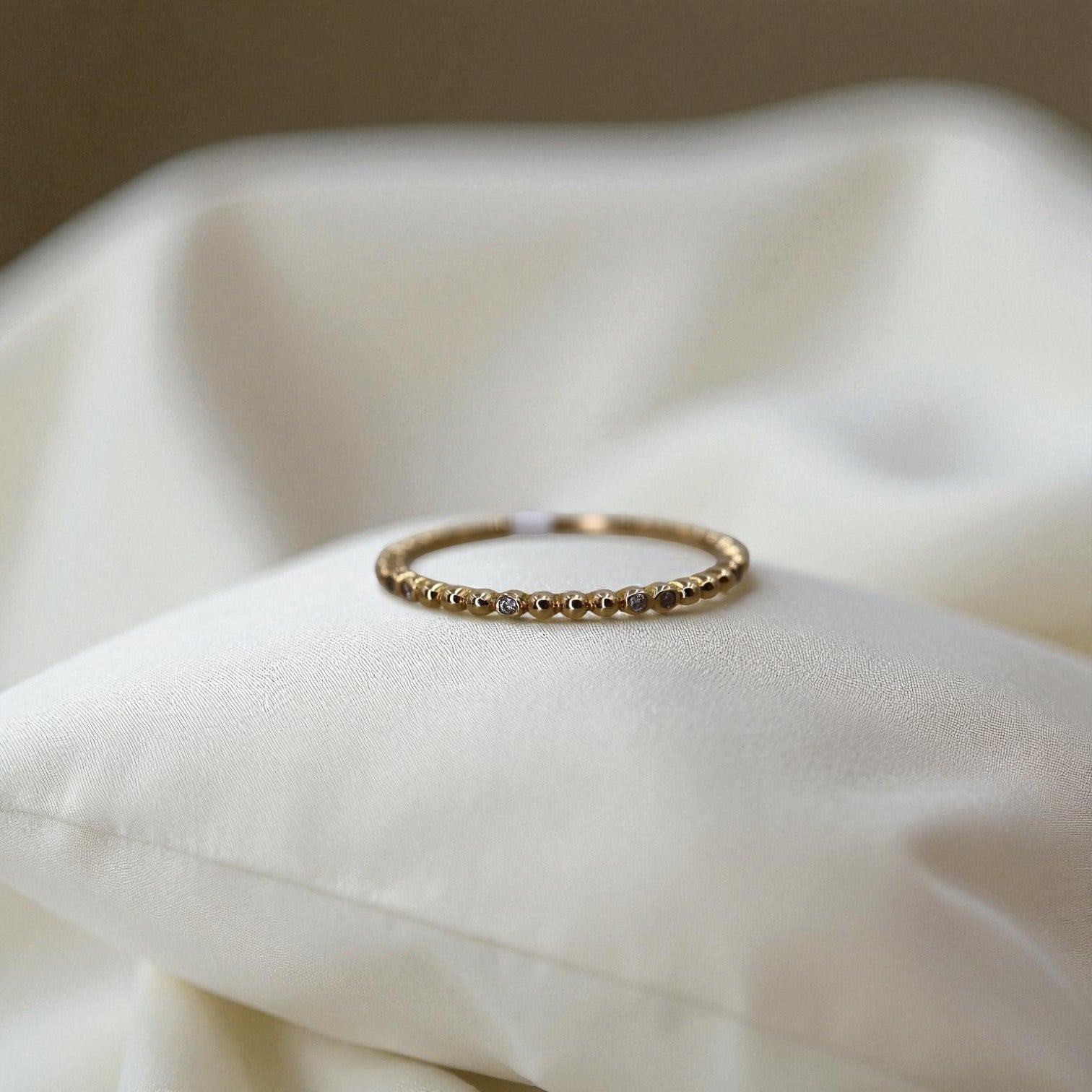 18k Yellow Gold & Diamond Band with 8 Bezel-Set Diamonds - Petra Star