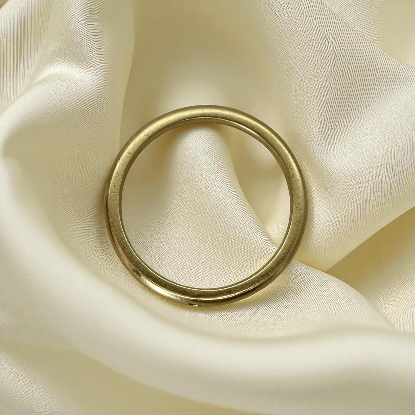 18k Gold Band Ring – Buttery Yellow Gold, 2mm Wide, Vintage-French - Petra Star