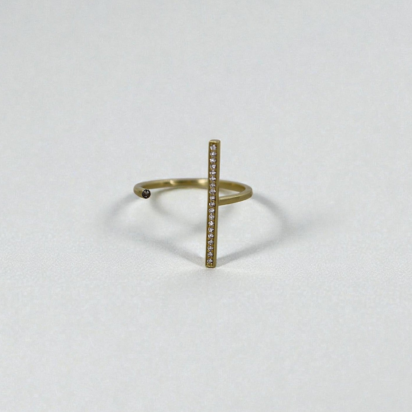 18k Gold Open Space Line Diamond Ring