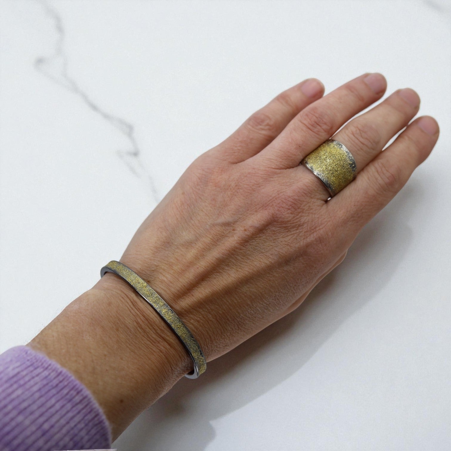 22k Gold & Oxidized-Silver Staple Tall Cigar Band - Petra Star