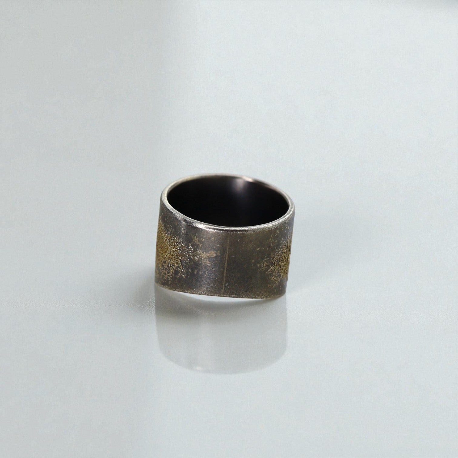 22k Gold & Oxidized-Silver Staple Tall Cigar Band - Petra Star