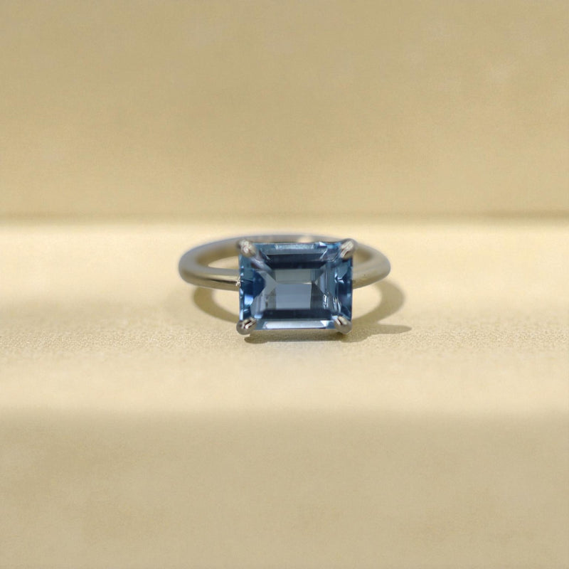 Aquamarine 3.24 ct Emerald-Cut Solitaire in 14k Gold East-to-West Setting