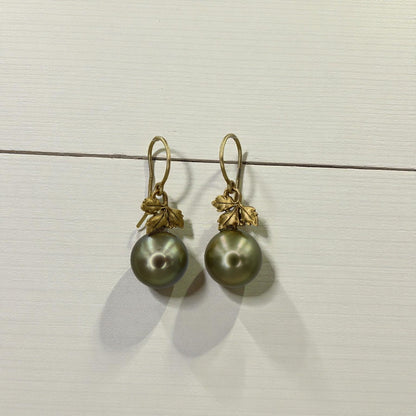 Art Nouveau Tahitian Pearl Earrings in 18k Gold