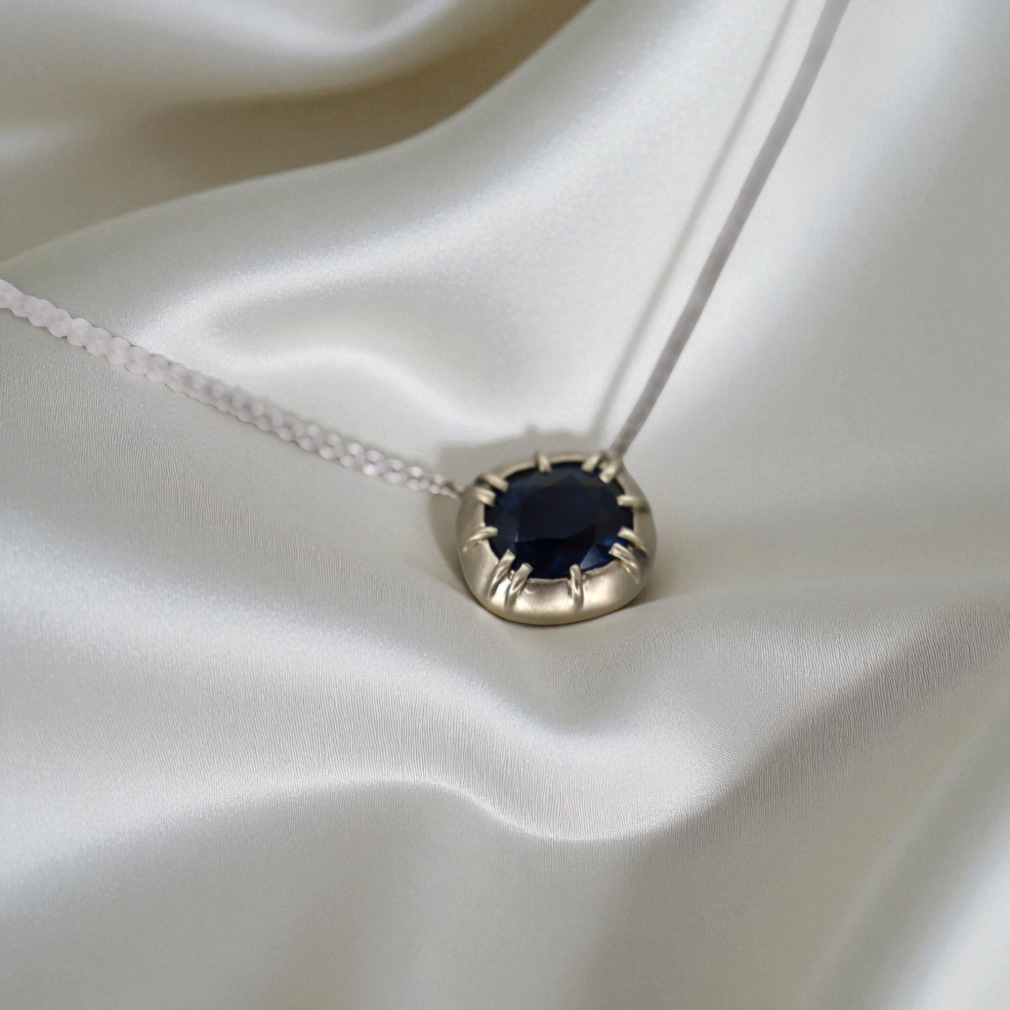 Sapphire 18k White and Yellow Gold Necklace