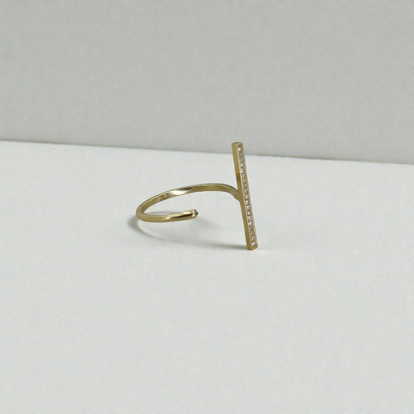 18k Gold Open Space Line Diamond Ring