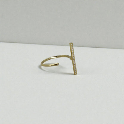 18k Gold Open Space Line Diamond Ring