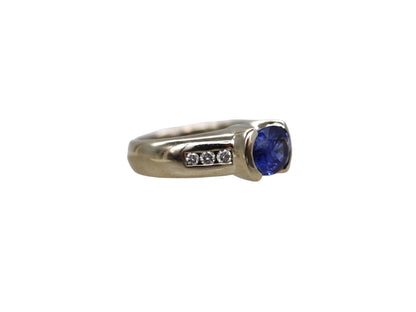 Screaming Sapphire Ring