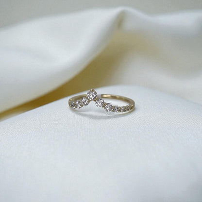 Diamond V Ring with 0.64 cts Graduated Diamonds in 14k Yellow Gold