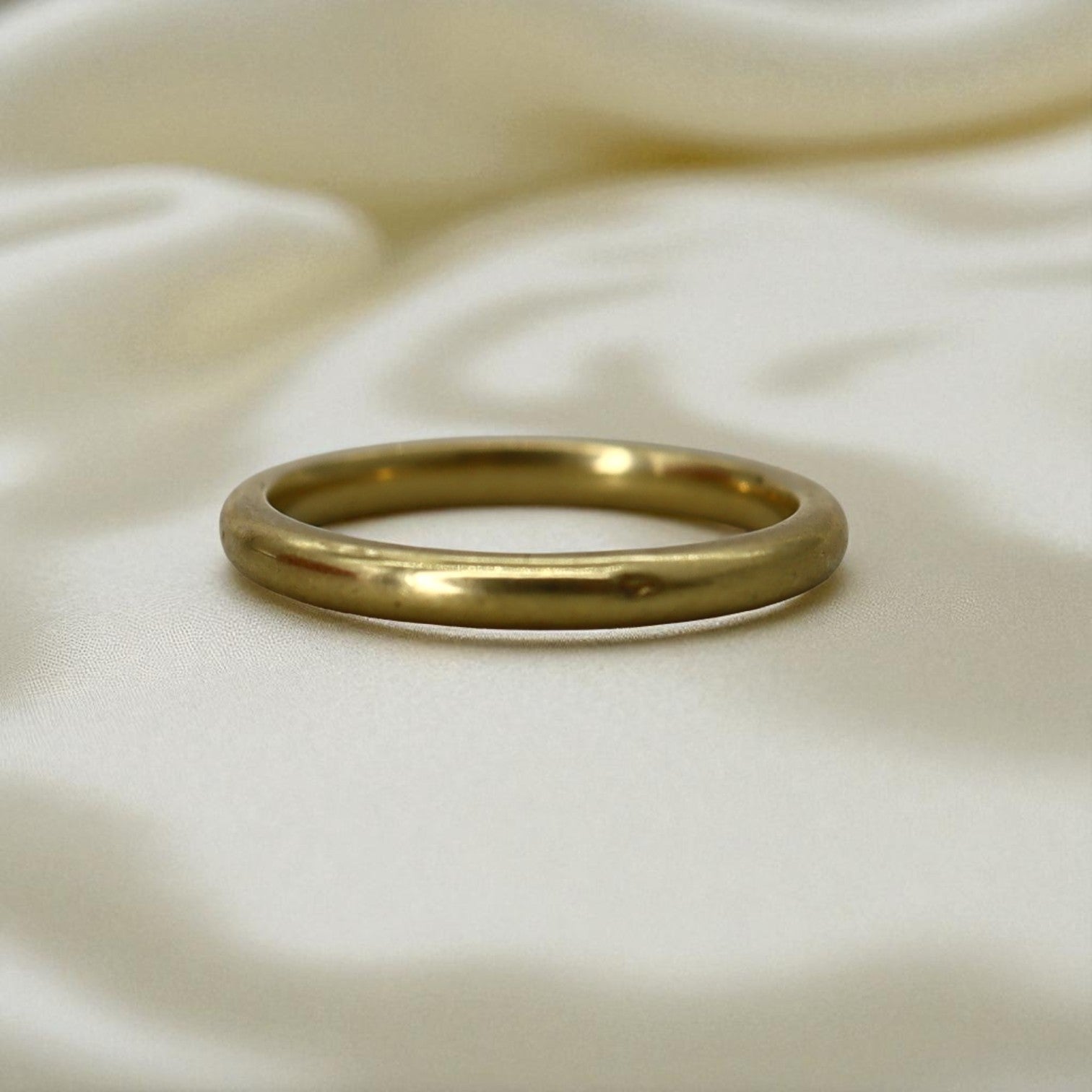 18k Gold Band Ring – Buttery Yellow Gold, 2mm Wide, Vintage-French - Petra Star