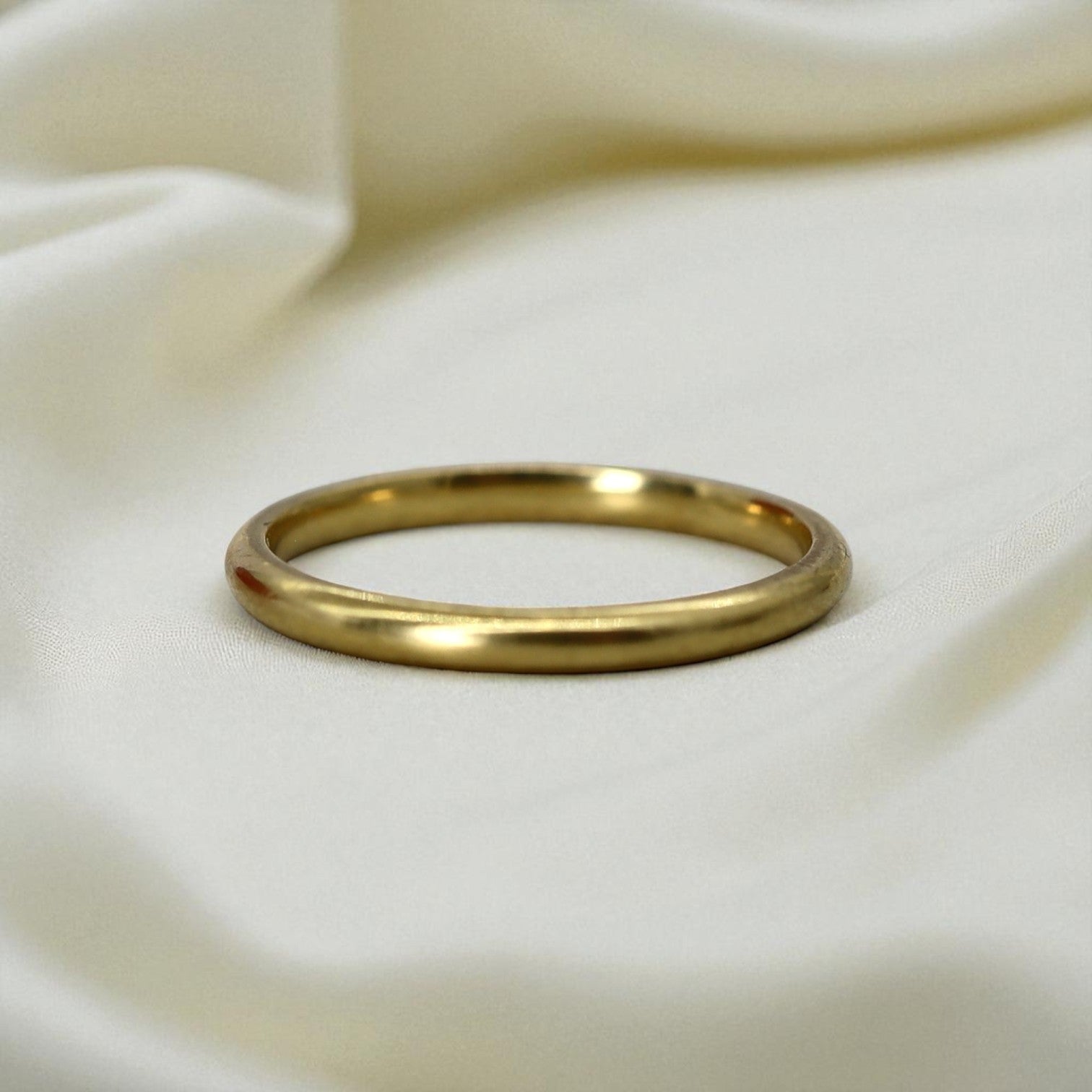 18k Gold Band Ring – Buttery Yellow Gold, 2mm Wide, Vintage-French - Petra Star