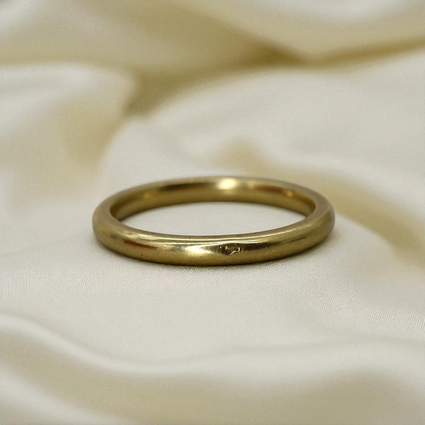 18k Gold Band Ring – Buttery Yellow Gold, 2mm Wide, Vintage-French - Petra Star