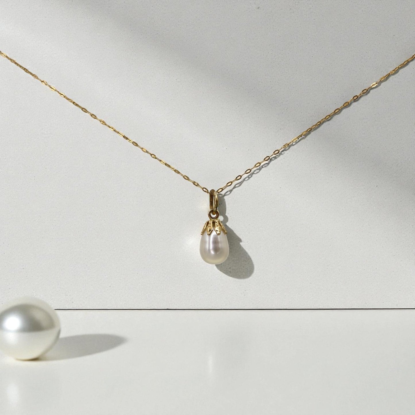 Fresh Water Pearl Pendant in 14k Gold