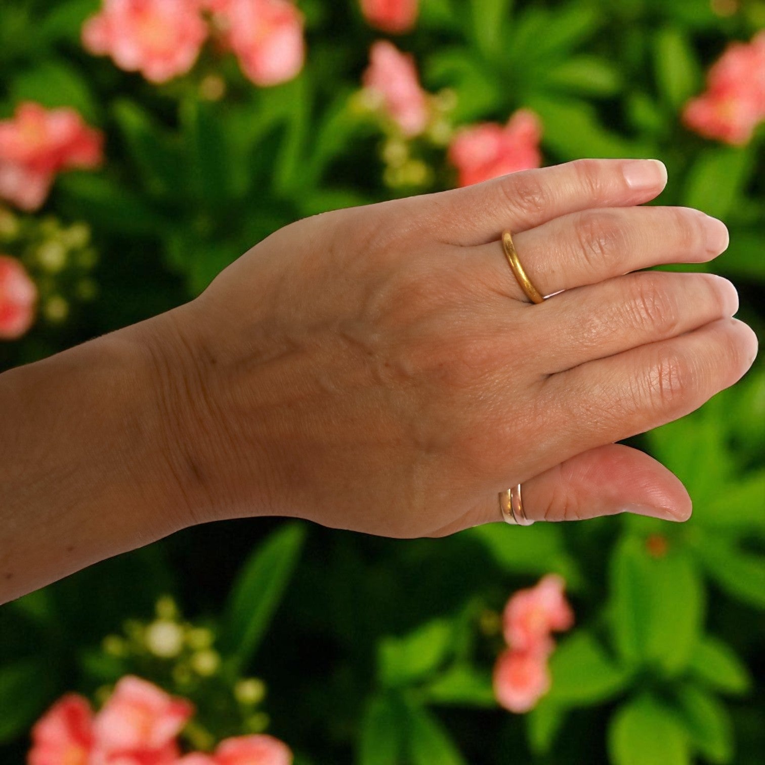 Purity Band - 22k Solid Gold Wire Band - Hand Forged 2.6 MM Wide - Petra Star