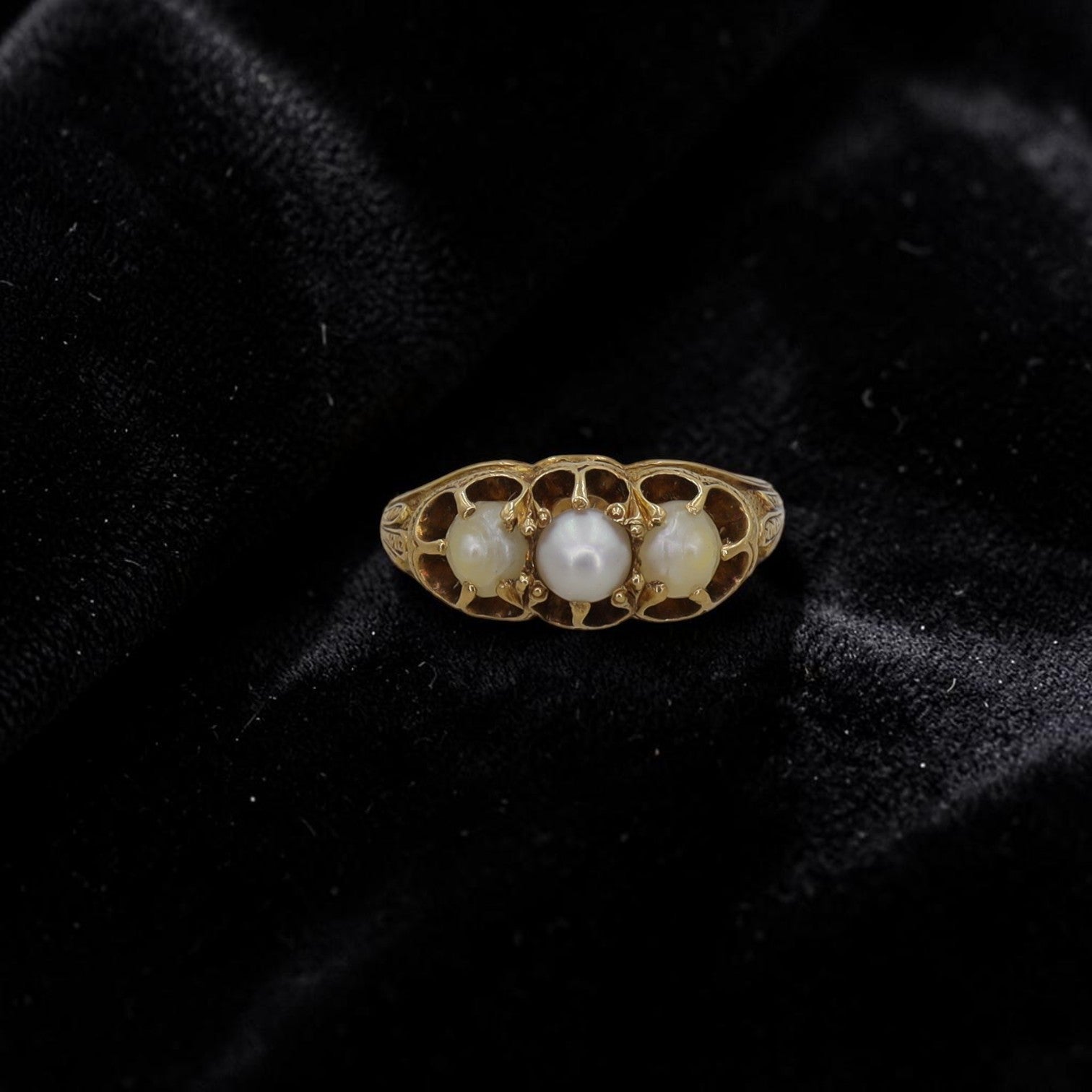 Antique Victorian 3-stone diamond ring with 0.93ct old mine cut diamonds, engraved date 1868, 18K gold vintage band.