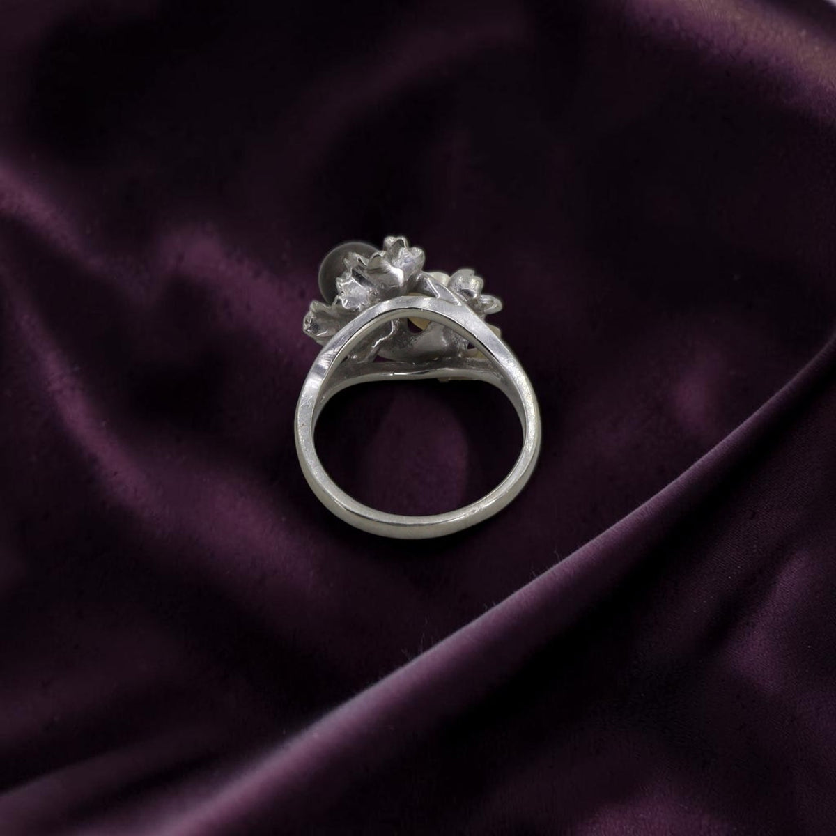 Vintage 14K White Gold Black & White Akoya Pearl Bypass Ring — Ornate Foliate Design, Circa 1990