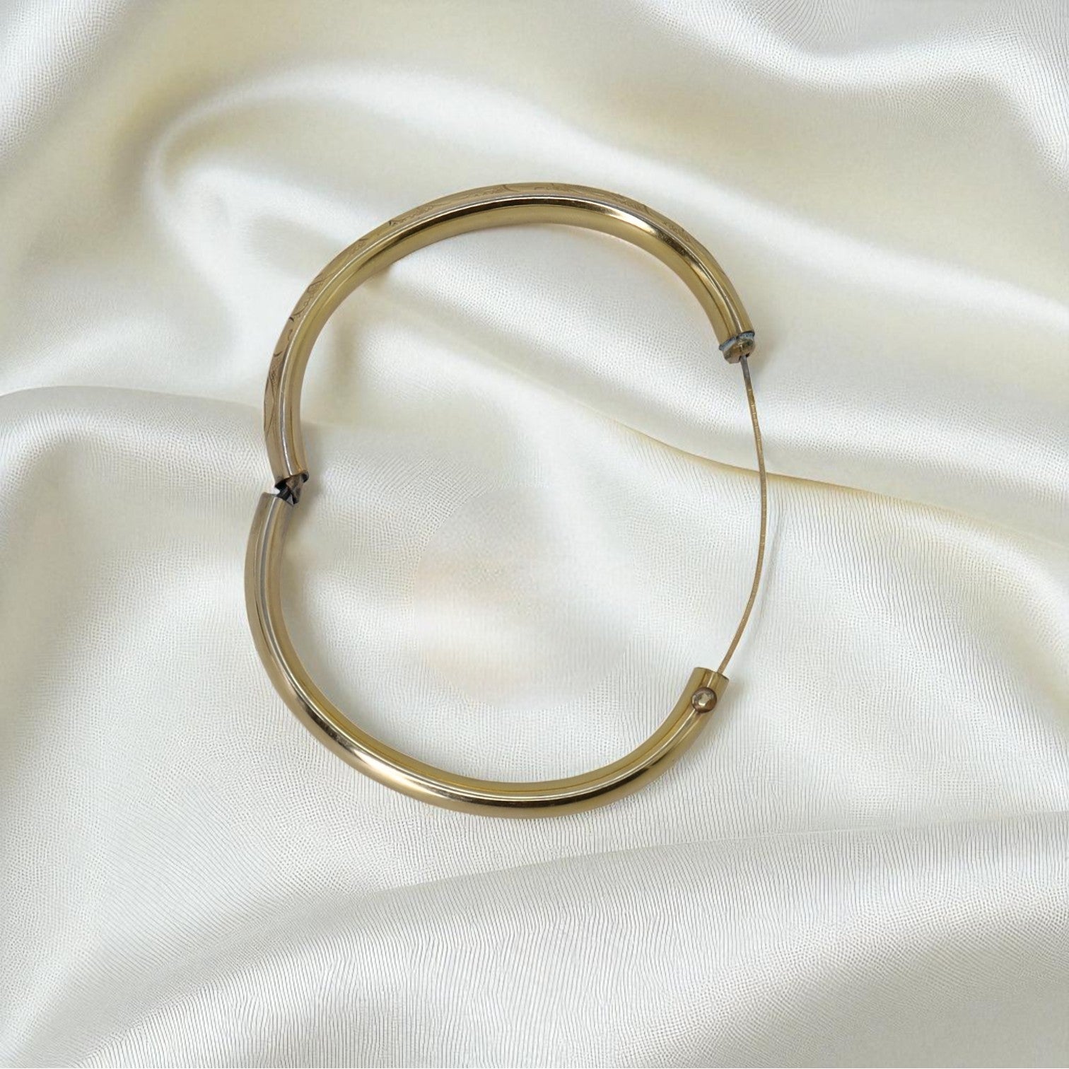 Victorian Gold-Filled Floral Engraved Bangle Bracelet – Antique Hollow Tube Construction - Petra Star
