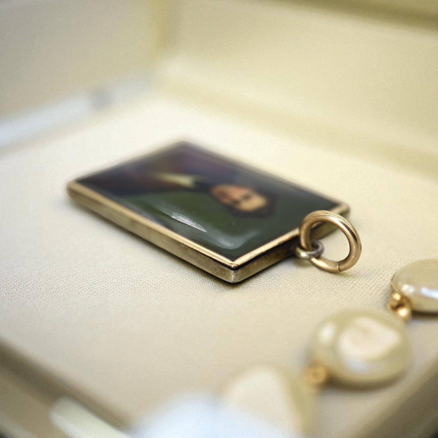 19th-Century Miniature Portrait of a Gentleman – Gilt Metal & Silver Back | Petra Star - Petra Star