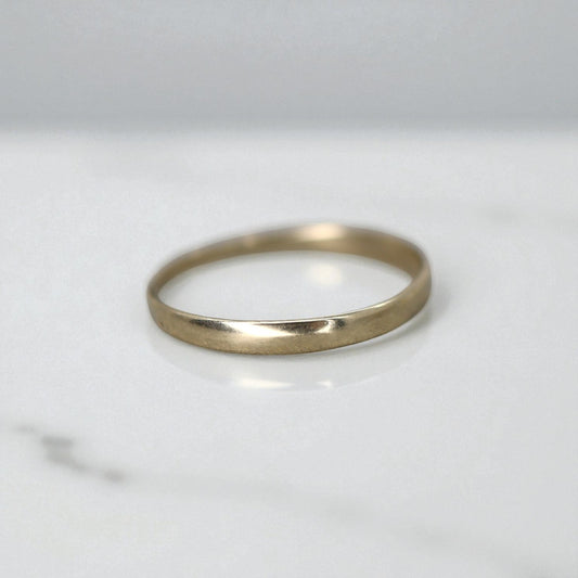Vintage Mid-Century 9k Gold Tapered Band – Size 9, Lightweight Classic