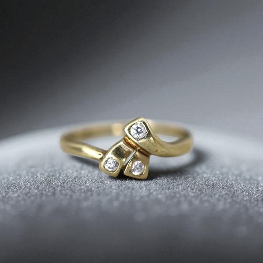 Mid-Century Asymmetrical Ribbon Three-Stone Ring – 9k Gold, 375 Mark, Cubic Zirconia, Size 9