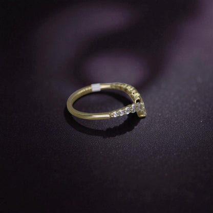 Diamond V Ring with 0.64 cts Graduated Diamonds in 14k Yellow Gold