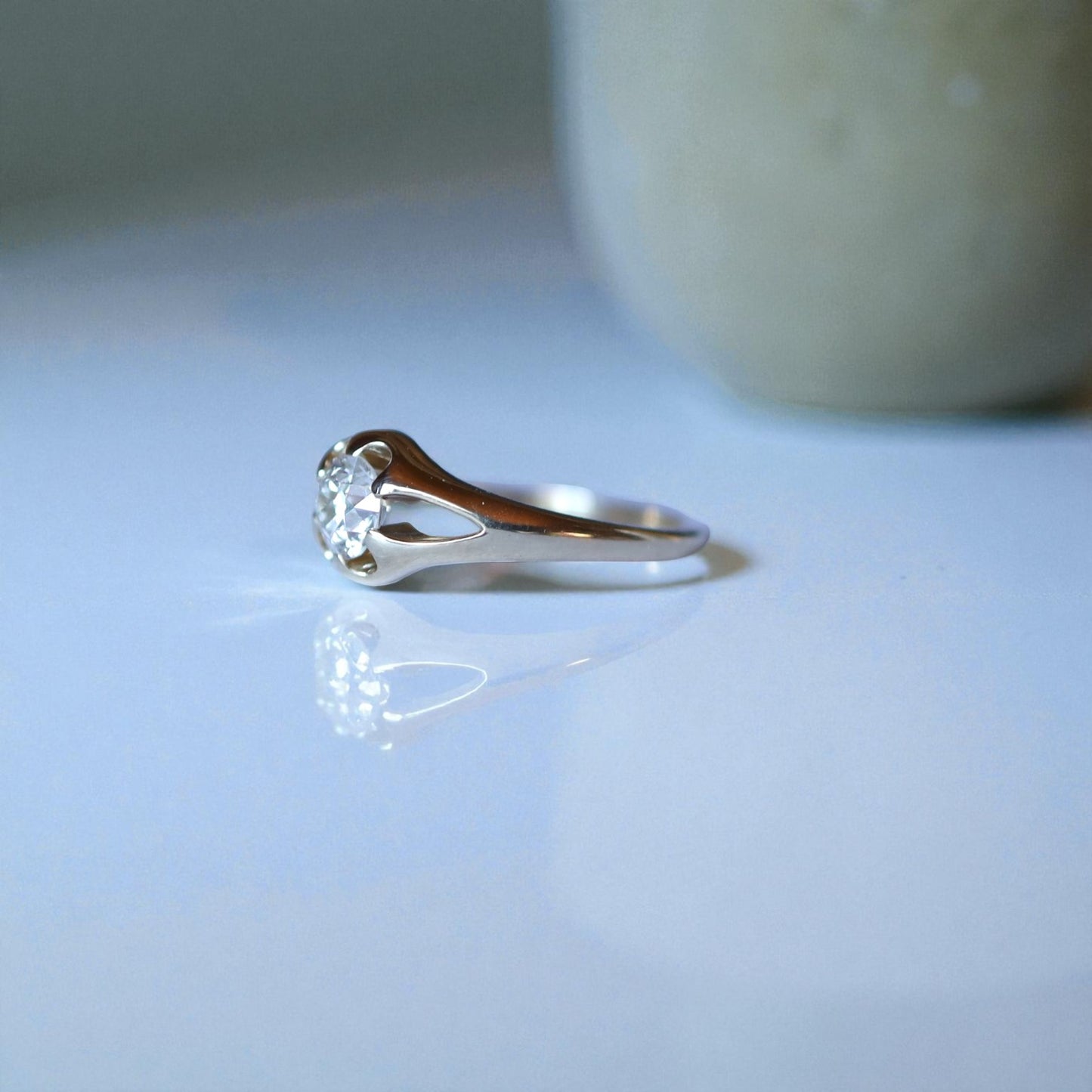 Belcher Ring with 0.62 cts Old European Cut Diamond