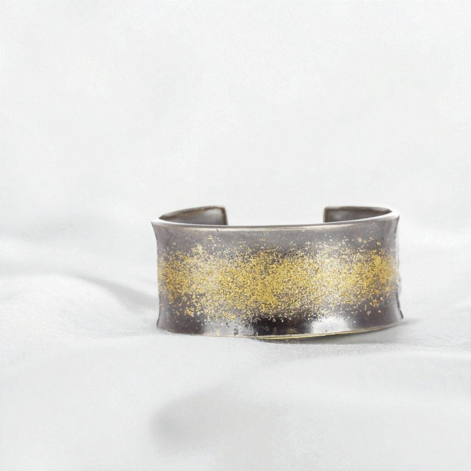 KMJ Staple Cuff - Petra Star