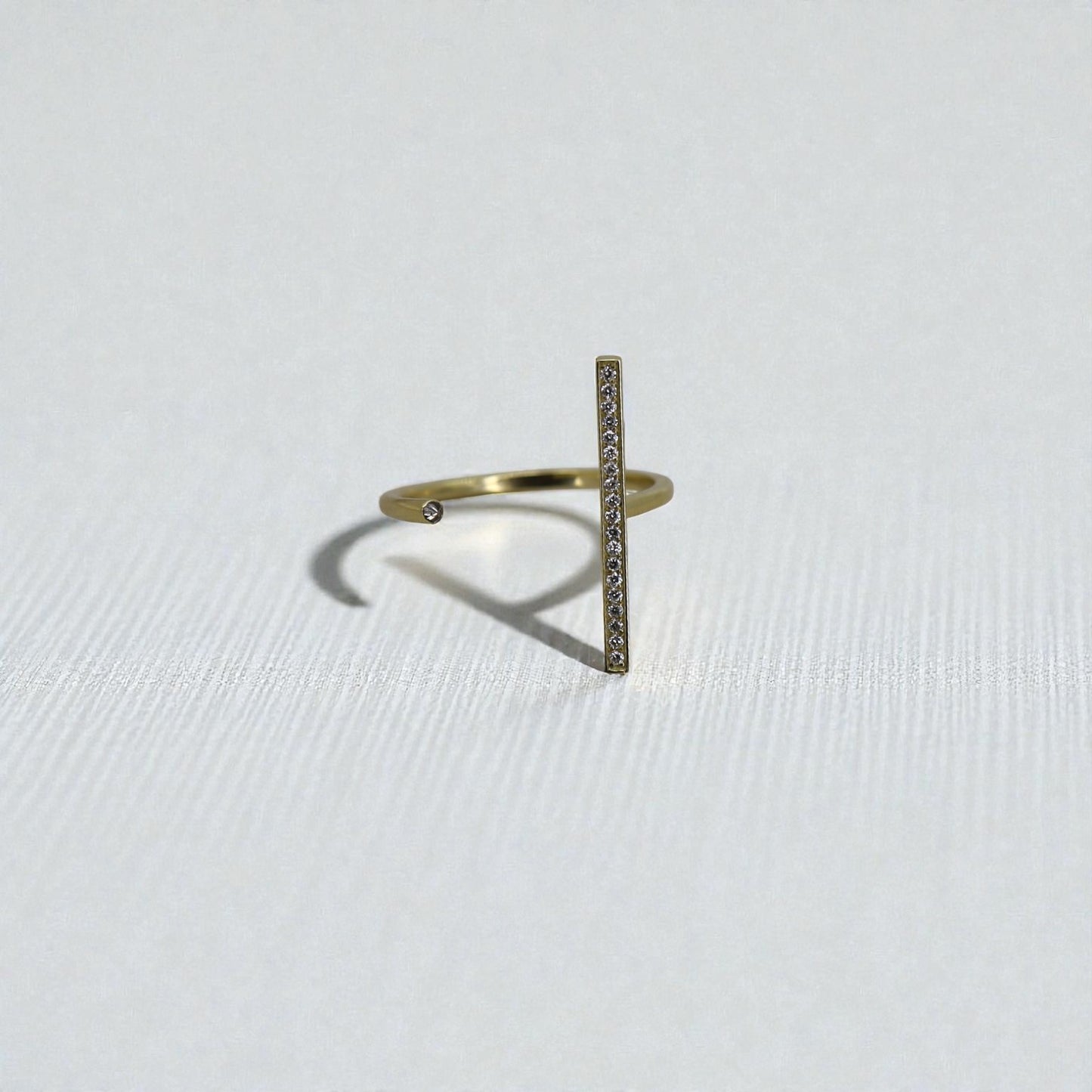 18k Gold Open Space Line Diamond Ring