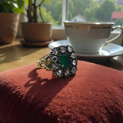 Georgian Emerald and Rose Cut Diamond Halo Ring, c.1820 | 14k Gold & Silver Closed Back