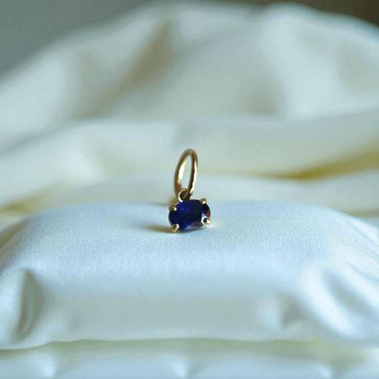 East-to-West Sapphire Pendant – Recycled 18k Yellow Gold, 0.40 ct Reclaimed Sapphire