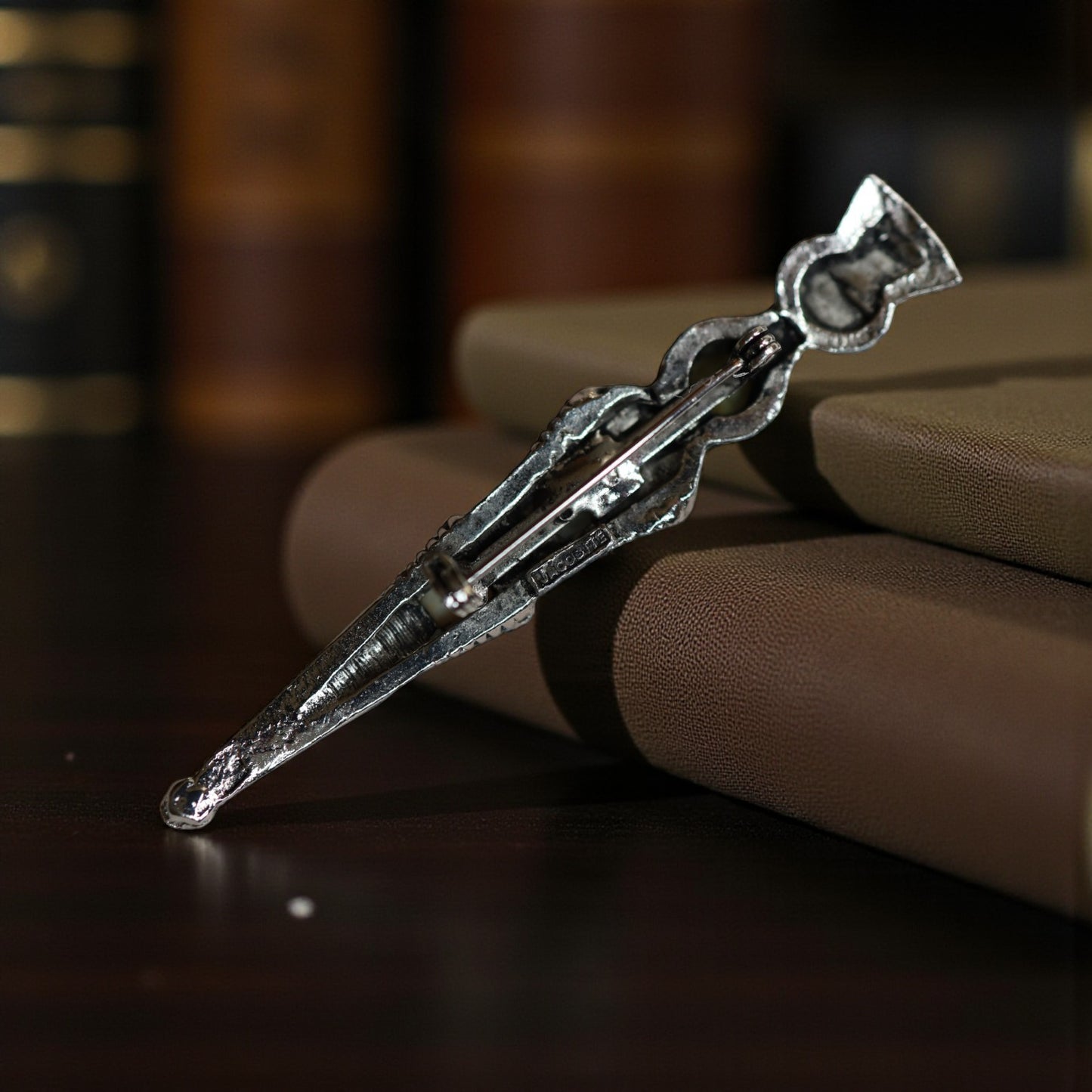 Vintage Scottish Jacobite Thistle Brooch – Silver with Agate Inlay, Mid-Century Collectible