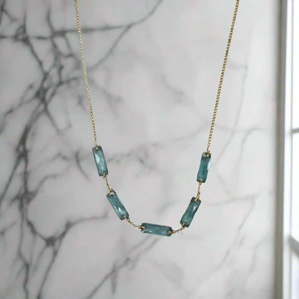 Squeal Teal Chain - Petra Star