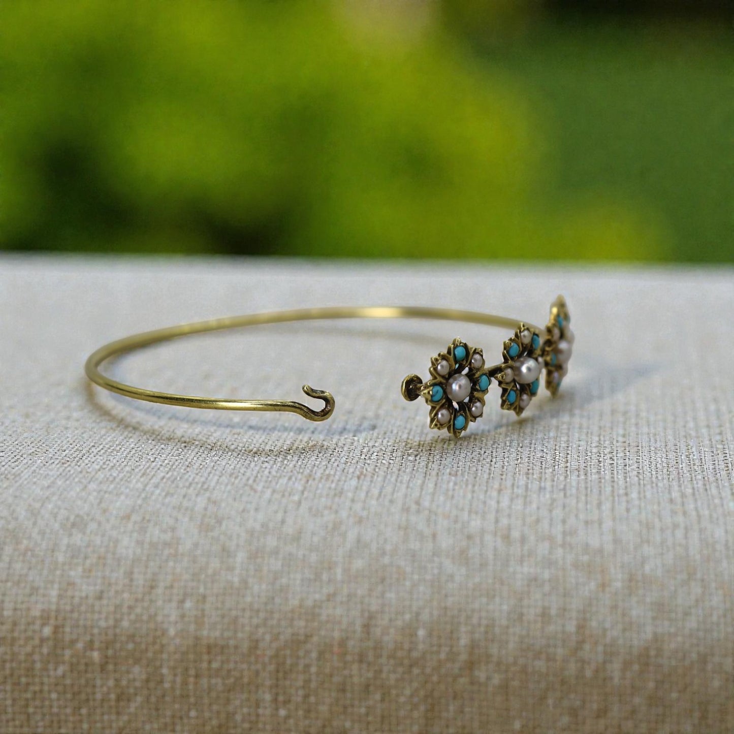 Art Nouveau Flower Bangle Bracelet - Petra Star