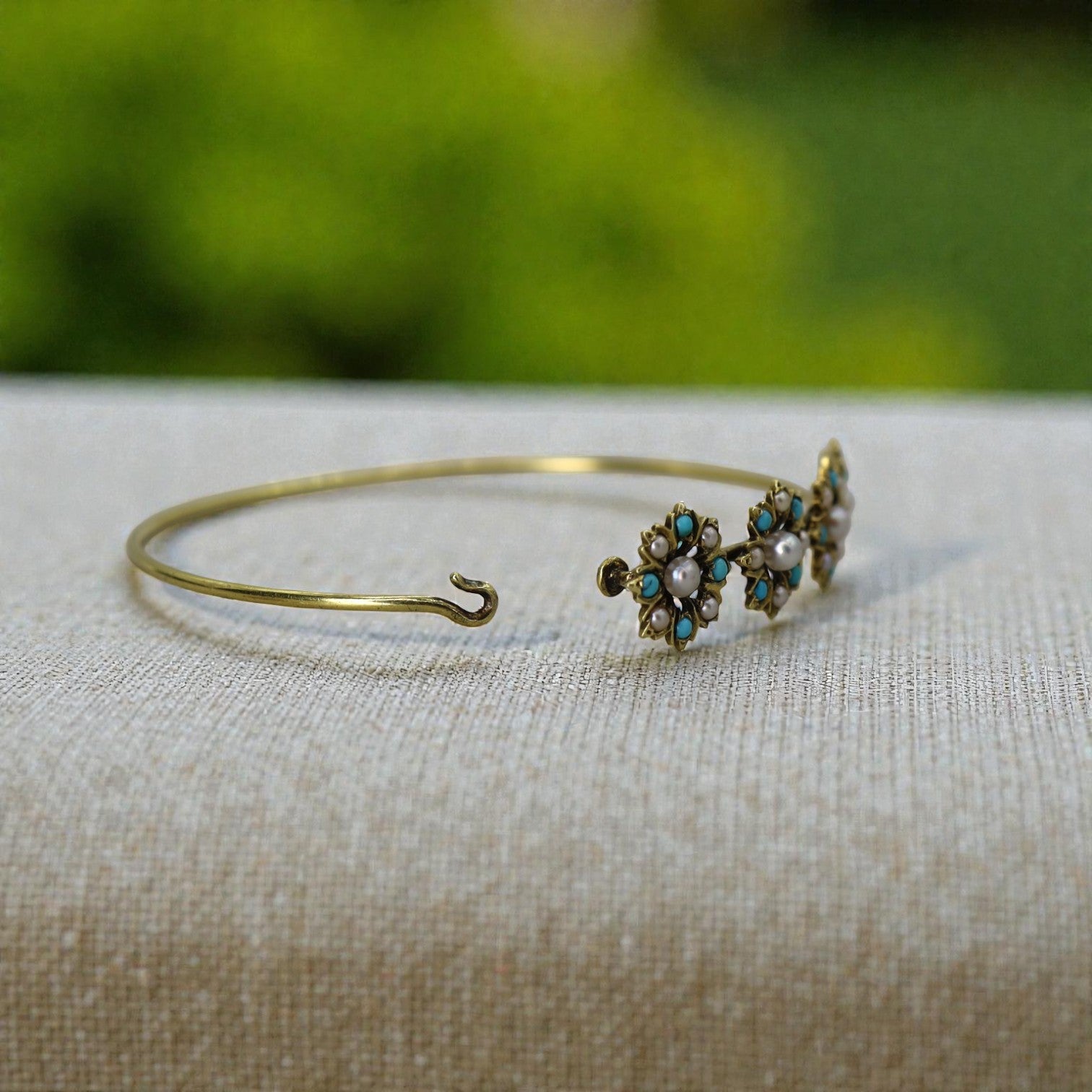 Art Nouveau Flower Bangle Bracelet - Petra Star