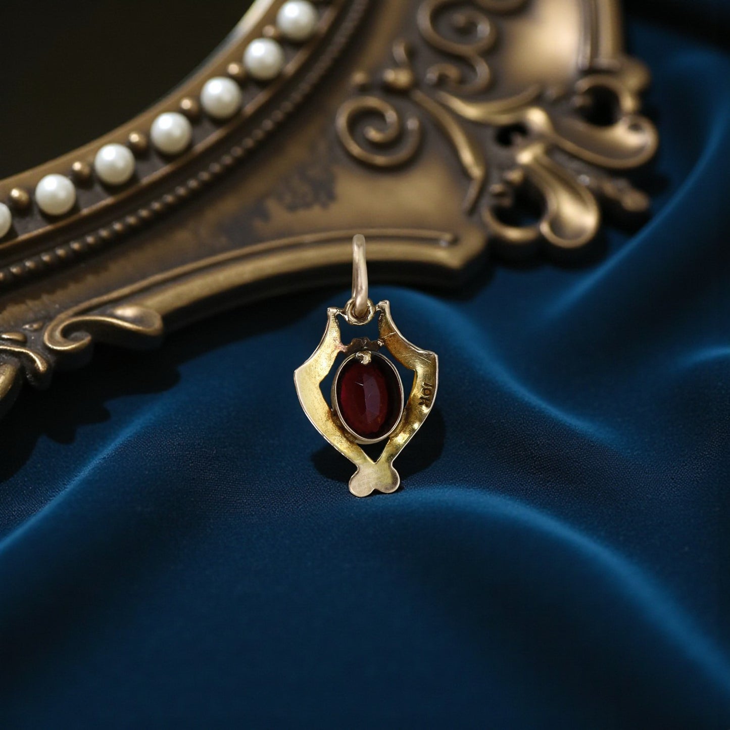 10k Gold Victorian Garnet Pendant