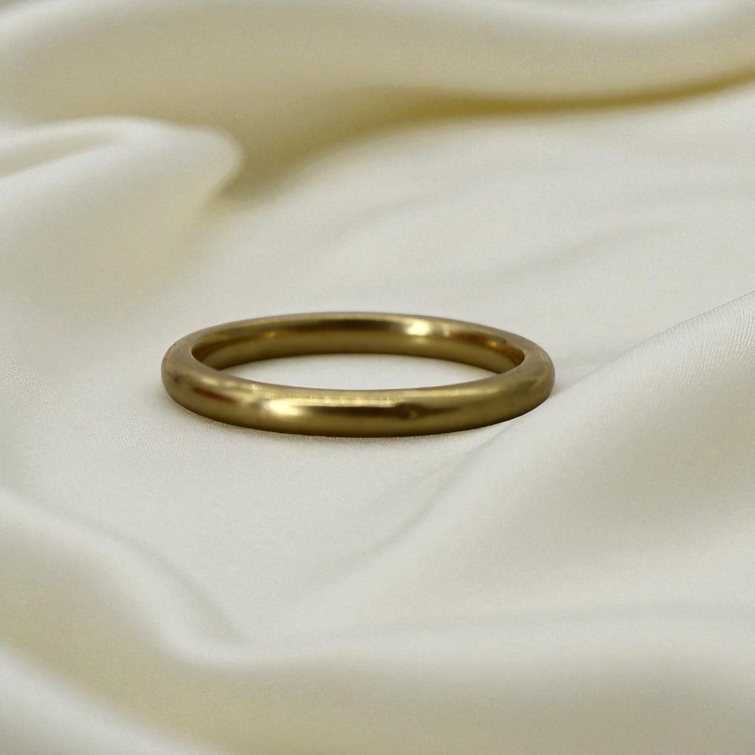 18k Gold Band Ring – Buttery Yellow Gold, 2mm Wide, Vintage-French - Petra Star