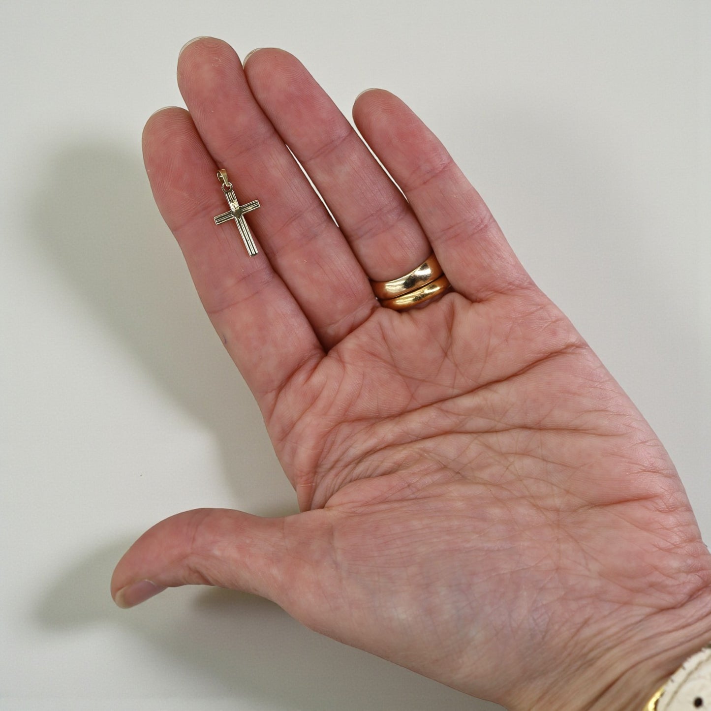 14k Yellow Gold Vintage Mini Cross Pendant with Heart Detail