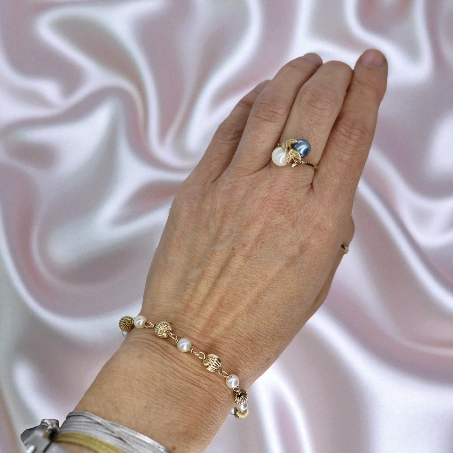 Modern Vintage 14k Yellow Gold and Pearl Bracelet – Handcrafted 7.75” Strand - Petra Star