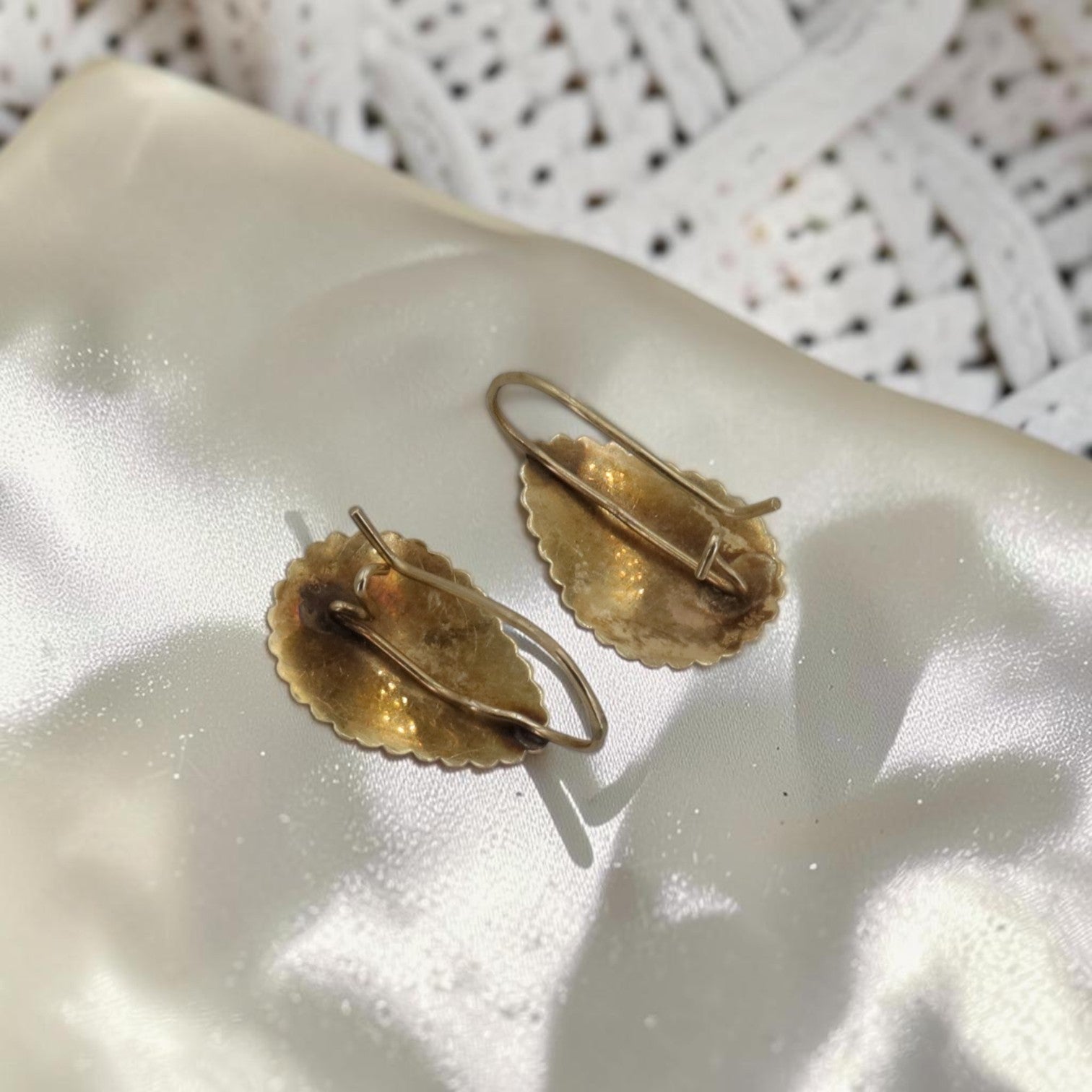 1940s 14K Gold Hand-Engraved Teardrop Earrings | Vintage Scalloped Floral Design