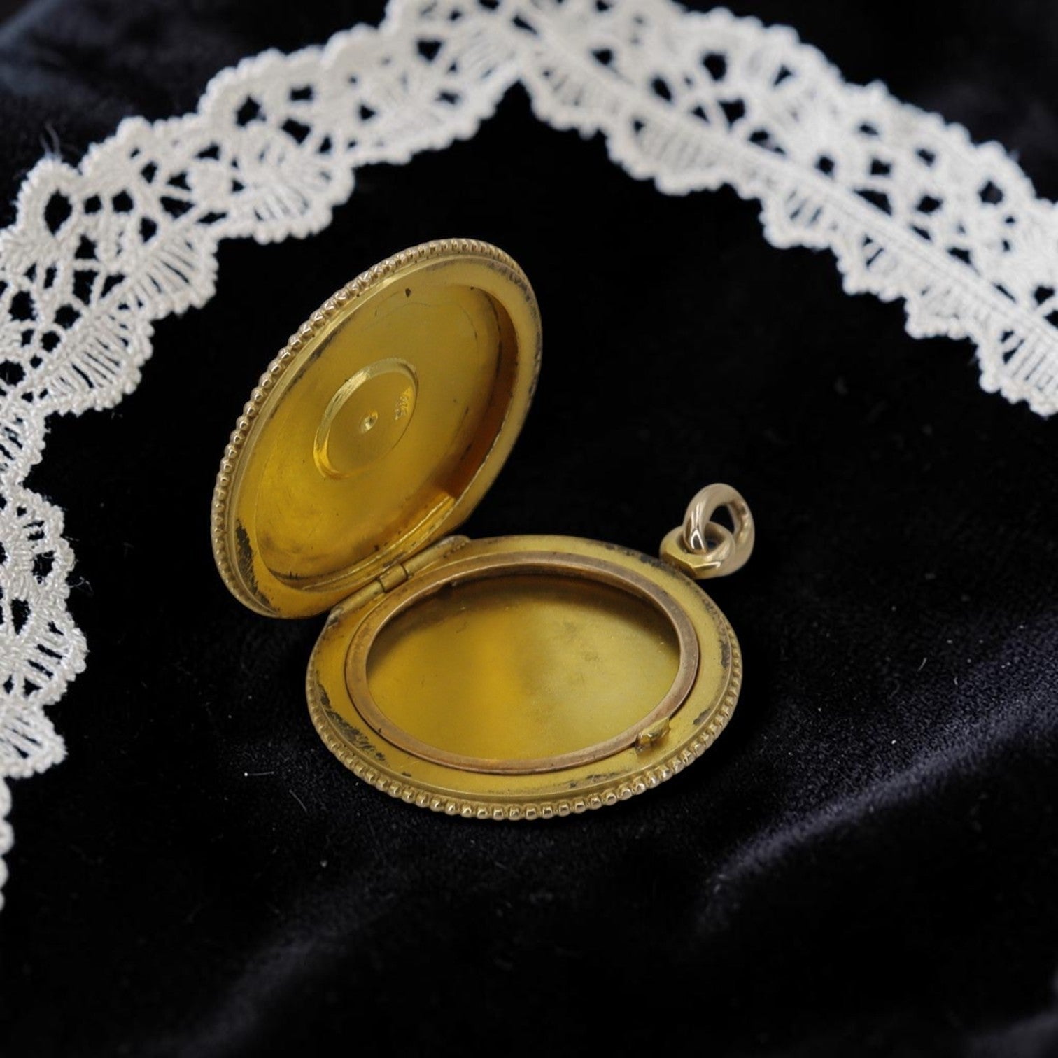 Antique Victorian 14k Gold Locket | Coin Edge | Engraved Monogram EJR | Petra Star - Petra Star