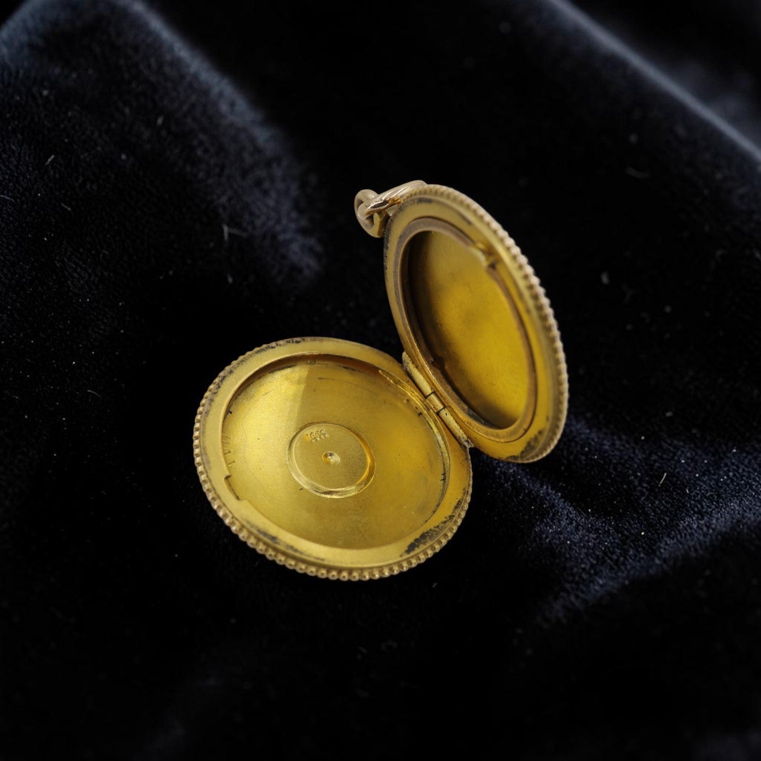 Antique Victorian 14k Gold Locket | Coin Edge | Engraved Monogram EJR | Petra Star - Petra Star