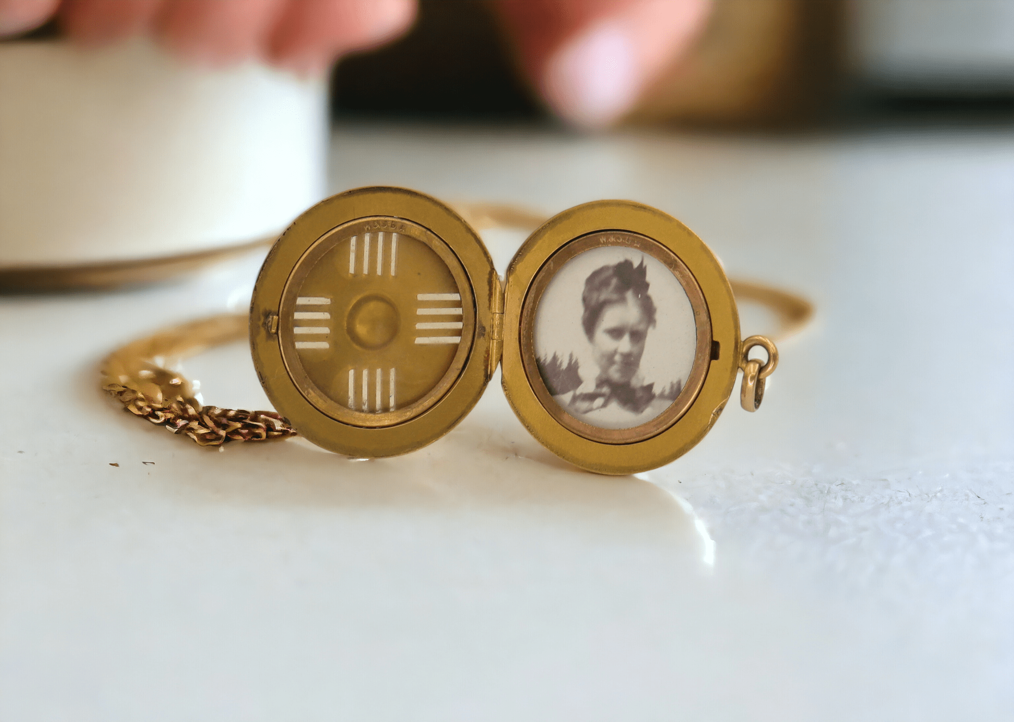Art Deco Picture Locket 10k Yellow Gold - Petra Star