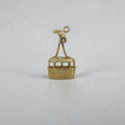 Caracas Tranvía Charm — 18K Yellow Gold, Kinetic Top, Circa 1960 - Petra Star
