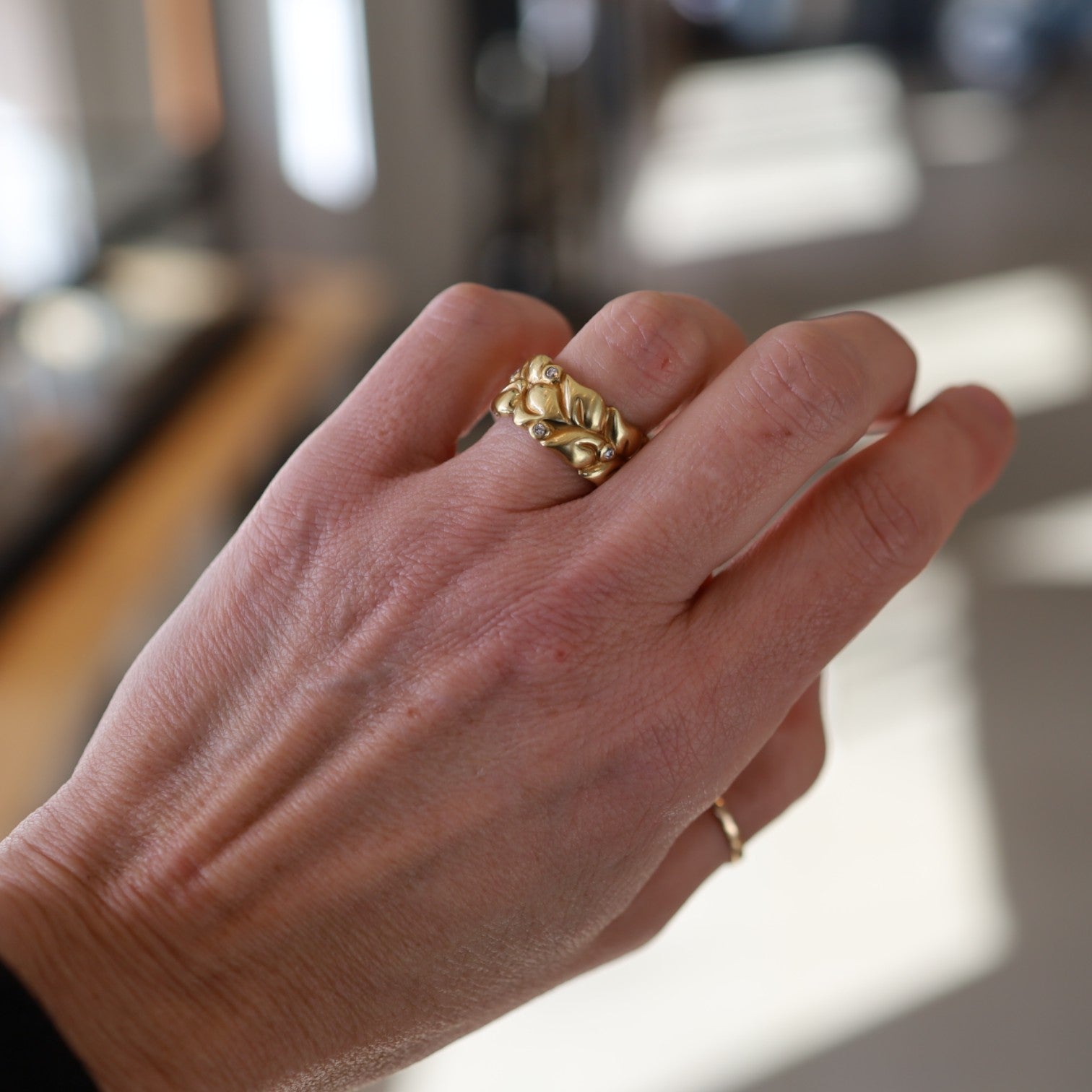 Contemporary 18k Diamond Floral Eternity Band - Petra Star