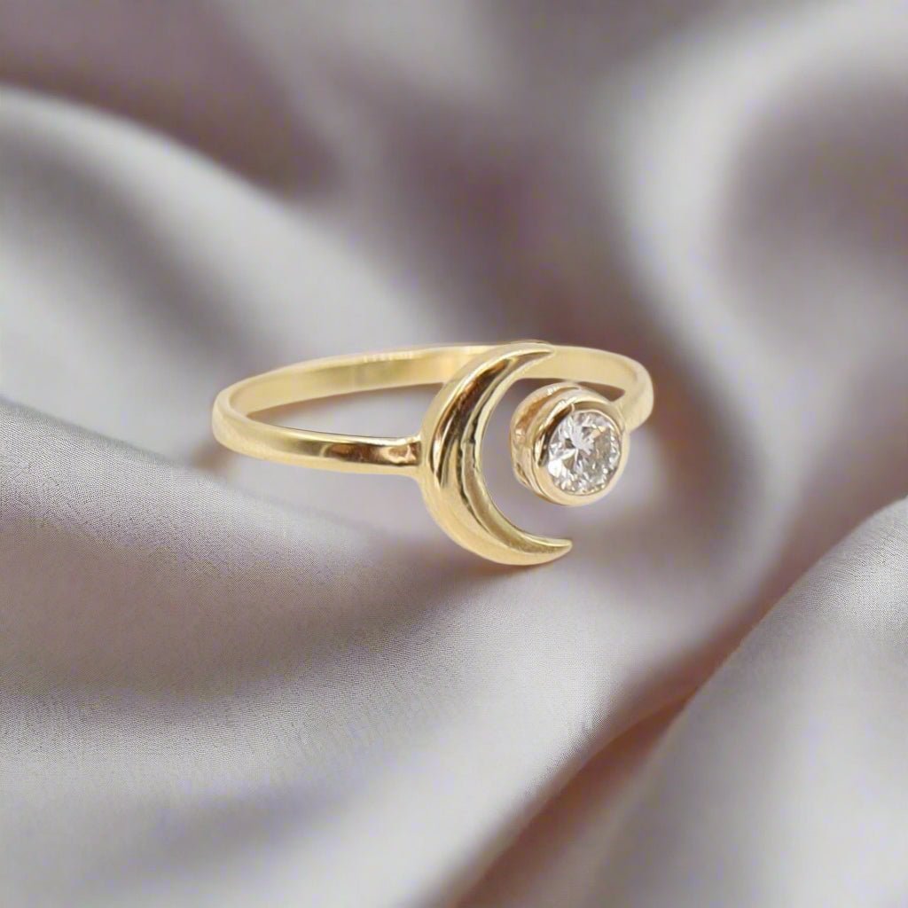 Crescent Moon and Diamond Ring in 18k Yellow Gold 0.18 cts H/I SI1 - JL290D - Petra Star