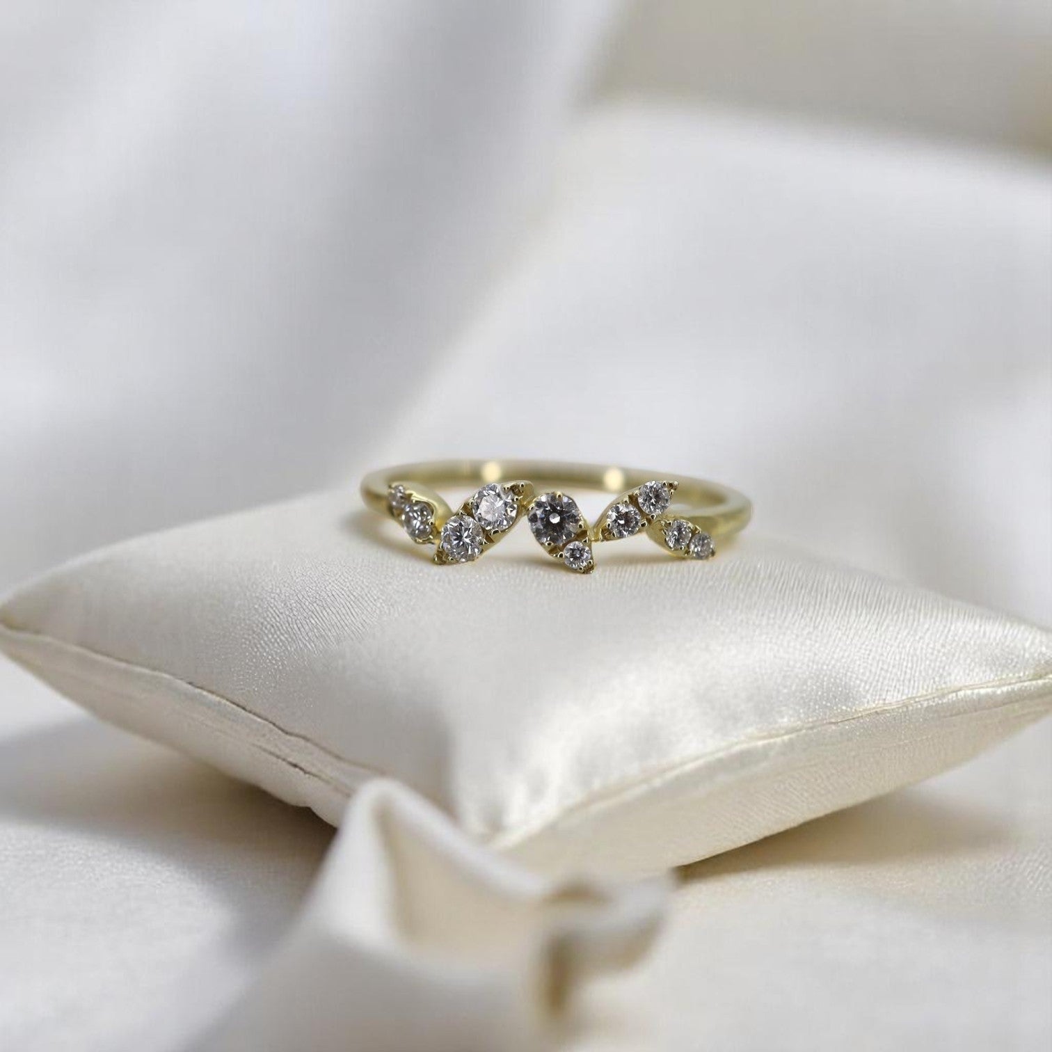Diamond Leaf Ring in 14k Gold - Petra Star