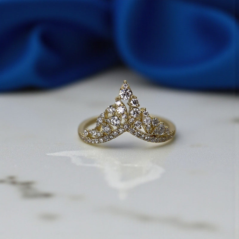 Diamond V Tiara Ring in 14k Yellow Gold