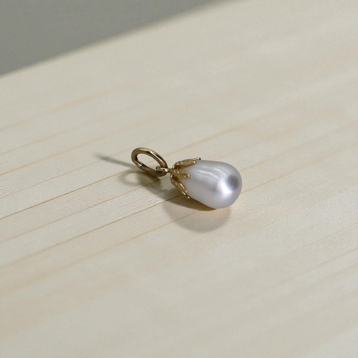Fresh Water Pearl Pendant in 14k Gold - Petra Star