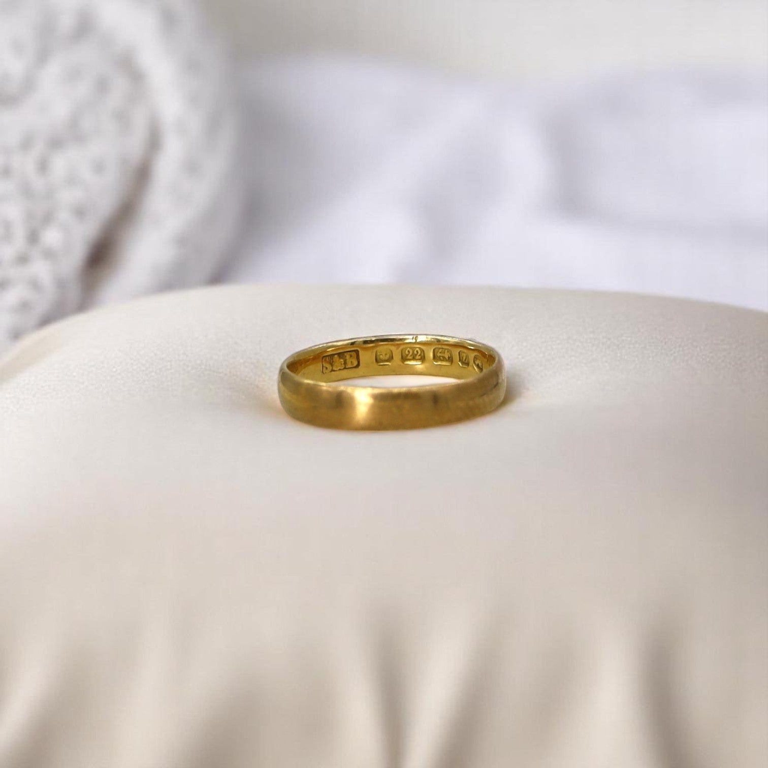 Georgian 22k Gold Band - Petra Star