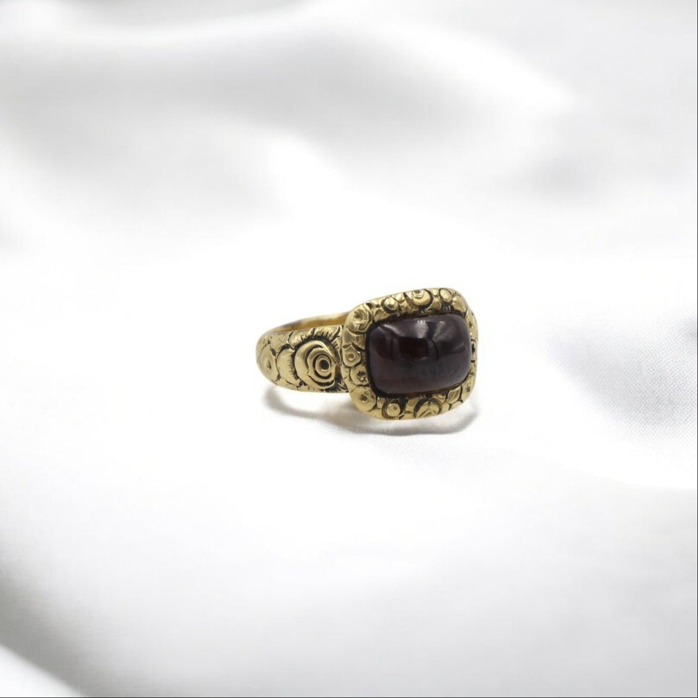 Georgian Memento Mori Mourning Ring with Garnet - Petra Star